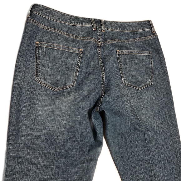 Chico’s Platinum, 76% Cotton, 5-Pocket, Distressed, Straight Leg Jeans, Size 3 - Picture 5 of 14